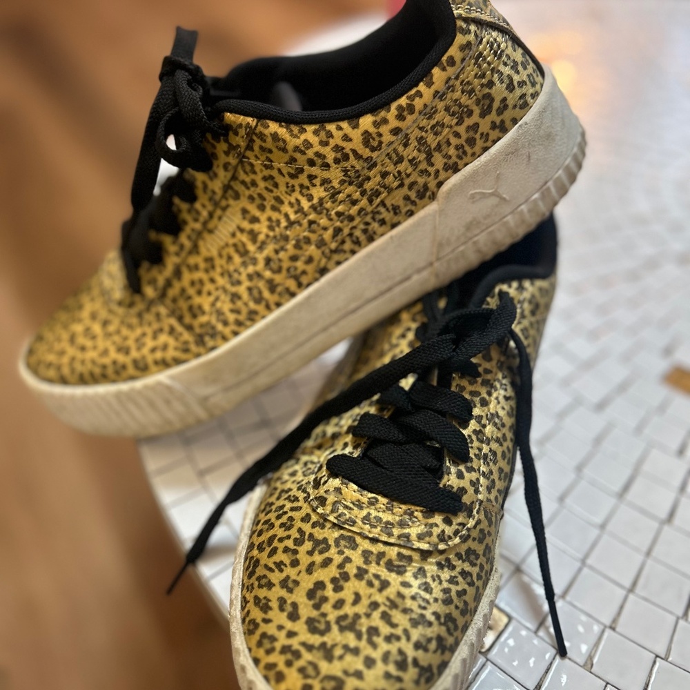 🐆 Puma Leopard Print Sneakers – Women’s Size 9